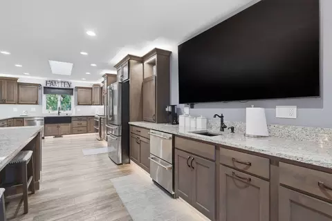 Kitchen - 1215 53rd St, Moline, IL 61265 photo 4 of 6