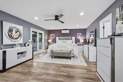 Bedroom - 1215 53rd St, Moline, IL 61265 photo 1 of 7