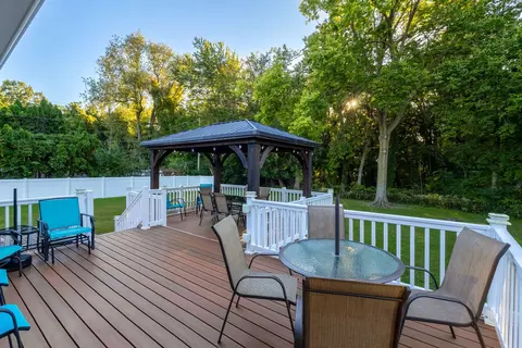 Exterior - 1215 53rd St, Moline, IL 61265 photo 6 of 13