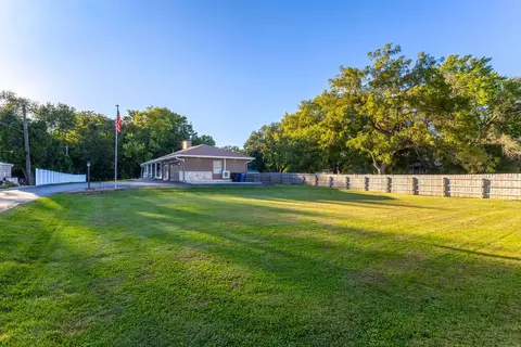 Exterior - 1215 53rd St, Moline, IL 61265 photo 3 of 13