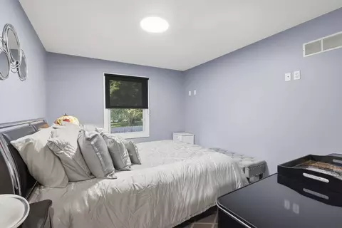 Bedroom - 1215 53rd St, Moline, IL 61265 photo 5 of 7