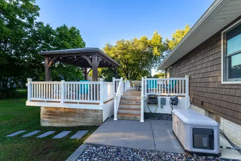 Exterior - 1215 53rd St, Moline, IL 61265 photo 4 of 13