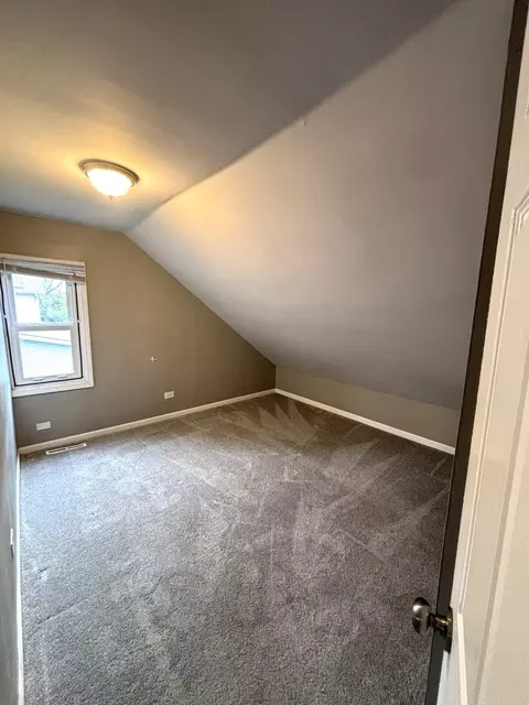 Bedroom - 2276 Manchester Rd, Wheaton, IL 60187 photo 3 of 4