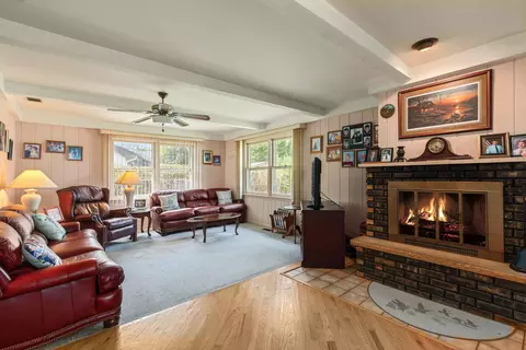 Living - Undisclosed, Rolling Meadows, IL 60008 photo 2 of 2