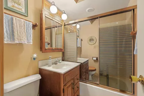 Bath - Undisclosed, Rolling Meadows, IL 60008 photo 1 of 2