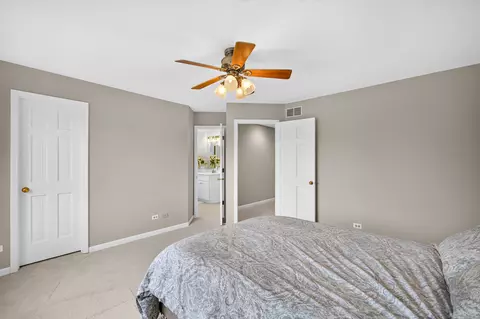 Bedroom - 4020 White Eagle Dr, Naperville, IL 60564 photo 6 of 8