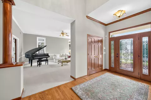 Entry Way - 4020 White Eagle Dr, Naperville, IL 60564 photo 3 of 12
