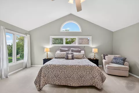 Bedroom - 4020 White Eagle Dr, Naperville, IL 60564 photo 1 of 8