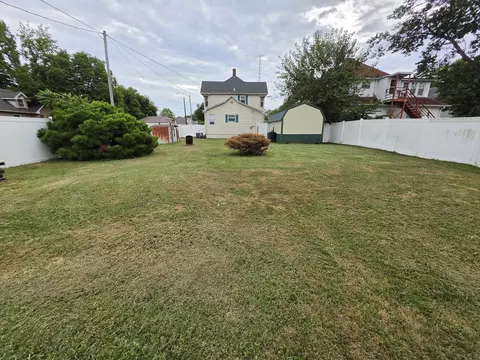 Exterior - 234 N Cherry St, Centralia, IL 62801 photo 7 of 9