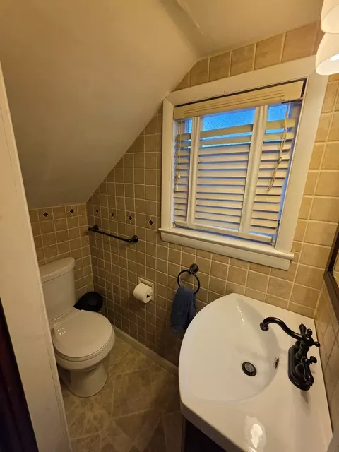 Bath - 234 N Cherry St, Centralia, IL 62801 photo 1 of 2
