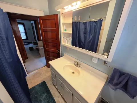 Bath - 234 N Cherry St, Centralia, IL 62801 photo 2 of 2