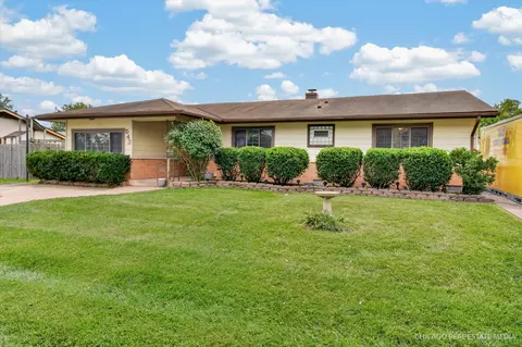 543 Germaine Ln, Elk Grove Village, IL 60007