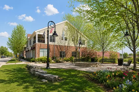 10937 Front St #2B, Mokena, IL 60448