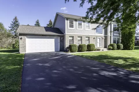 4052 Woodcrest Ct, Gurnee, IL 60031