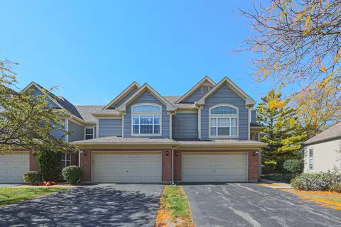 270 Manor Dr, Buffalo Grove, IL 60089