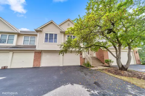 30 W111 Fairfax Ct #30W111, Warrenville, IL 60555