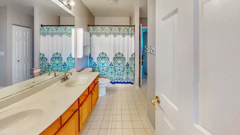 Bath - 404 Hackney Ln, Oswego, IL 60543 photo 2 of 3