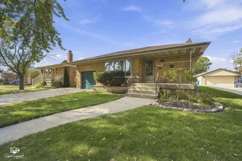 10124 Alice Ct, Oak Lawn, IL 60453