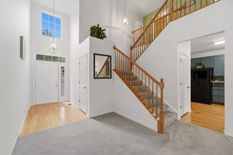 Entry Way - 1905 Maureen Dr, Hoffman Estates, IL 60192 photo 1 of 4