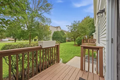 Exterior - 1905 Maureen Dr, Hoffman Estates, IL 60192 photo 2 of 4