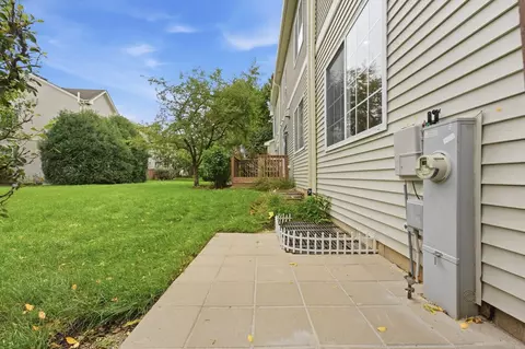 Exterior - 1905 Maureen Dr, Hoffman Estates, IL 60192 photo 3 of 4
