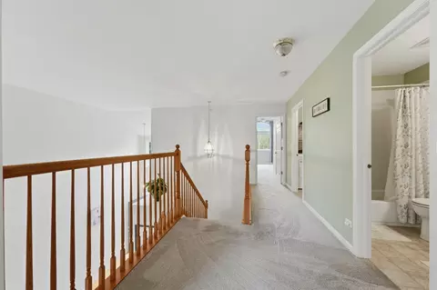 Entry Way - 1905 Maureen Dr, Hoffman Estates, IL 60192 photo 4 of 4