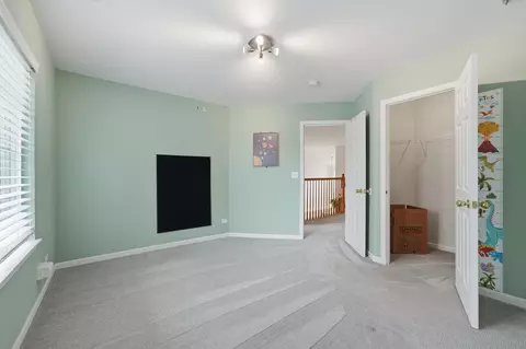Bedroom - 1905 Maureen Dr, Hoffman Estates, IL 60192 photo 6 of 6