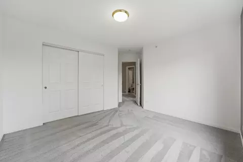Bedroom - 1905 Maureen Dr, Hoffman Estates, IL 60192 photo 4 of 6