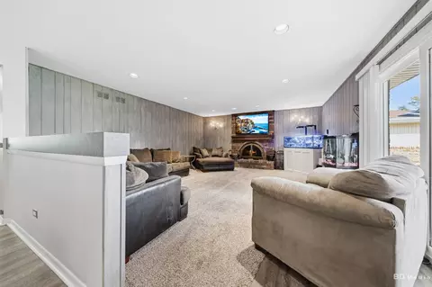 Living - 15619 Lorel Ave, Oak Forest, IL 60452 photo 1 of 3