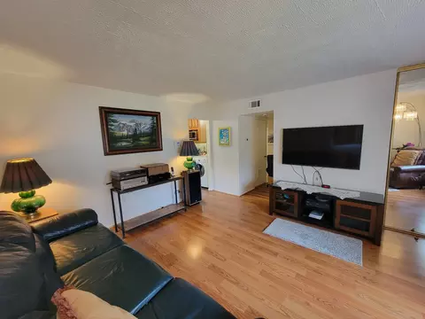 Living - Undisclosed, Harvey, IL 60426 photo 2 of 3