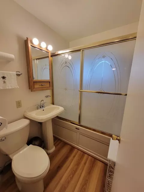 Bath - Undisclosed, Harvey, IL 60426 photo 1 of 2
