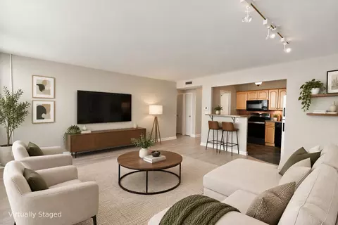 Living - Undisclosed, Chicago, IL 60660 photo 2 of 3