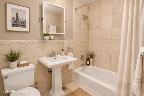 Bath - Undisclosed, Chicago, IL 60660 photo 1 of 1