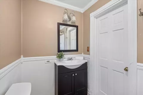 Bath - 7616 Newbold Rd, Cary, IL 60013 photo 2 of 2