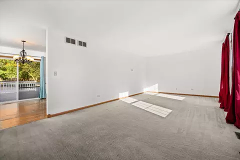 Living - 1807 Larkspur Dr, Plainfield, IL 60586 photo 2 of 6