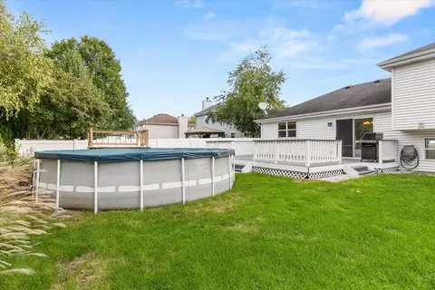 Exterior - 1807 Larkspur Dr, Plainfield, IL 60586 photo 7 of 9