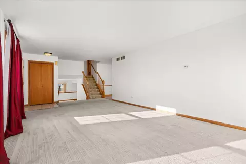 Living - 1807 Larkspur Dr, Plainfield, IL 60586 photo 3 of 6