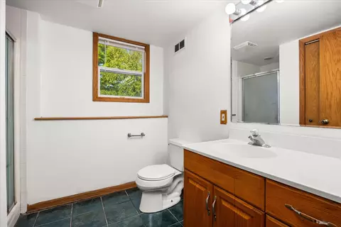 Bath - 1807 Larkspur Dr, Plainfield, IL 60586 photo 3 of 3