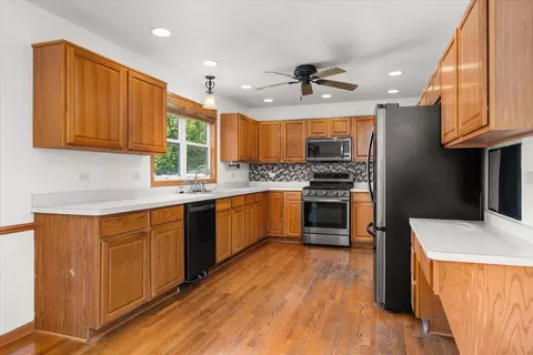 Kitchen - 1807 Larkspur Dr, Plainfield, IL 60586 photo 1 of 3
