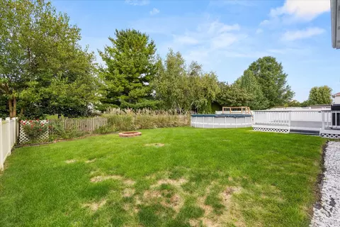 Exterior - 1807 Larkspur Dr, Plainfield, IL 60586 photo 6 of 9
