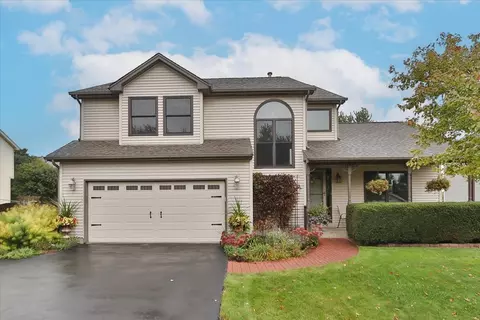 10616 Carl St, Huntley, IL 60142