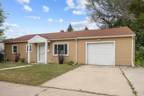 Exterior - 205 Hereford Dr, Steger, IL 60475 photo 3 of 7
