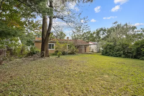 Exterior - 205 Hereford Dr, Steger, IL 60475 photo 7 of 7