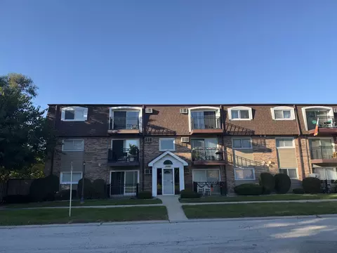 6440 Pamela Ln #9, Chicago Ridge, IL 60415