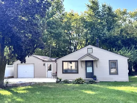 1607 Airport Rd, Urbana, IL 61802