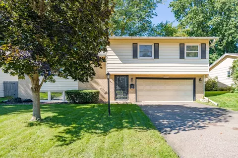 3220 Kenwood Ave, Davenport, IA 52807