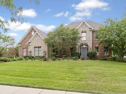 4135 River Ridge Dr, Saint Charles, IL 60175