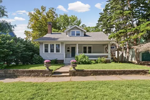 403 S New St, Champaign, IL 61820