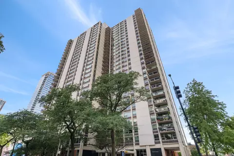 1255 N Sandburg Ter #2305, Chicago, IL 60610