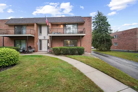 623 N Carroll Pkwy #101, Glenwood, IL 60425